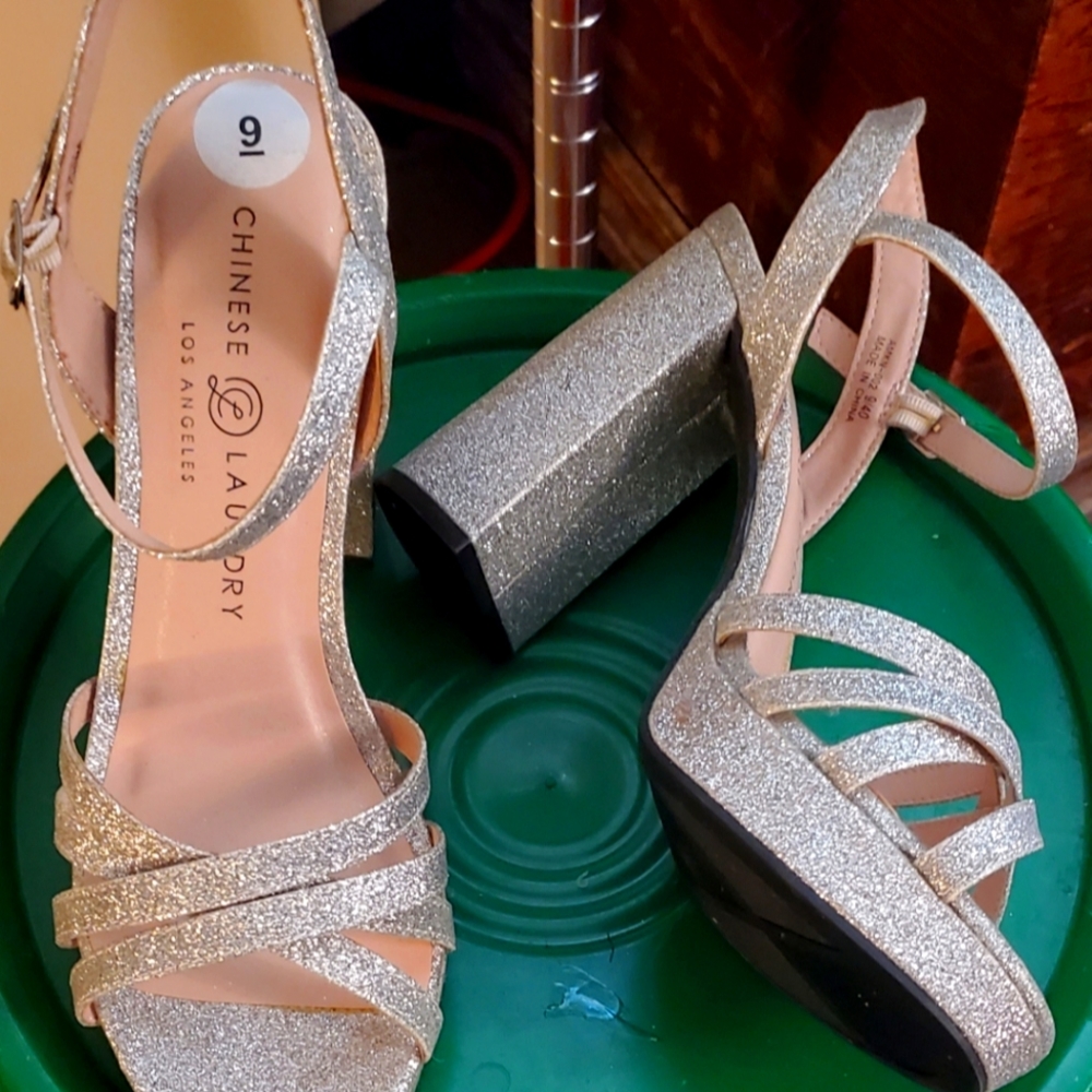 Chinese Laundry Silver strappy heels size 9